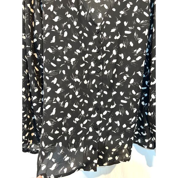 LUSH Top Women's Large V-Neck Button Down Modern Print Black Ivory NEW - Picture 9 of 13